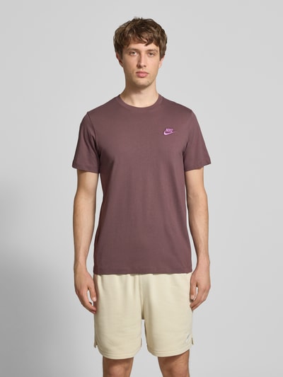 Nike T-Shirt mit Label-Stitching Aubergine 4