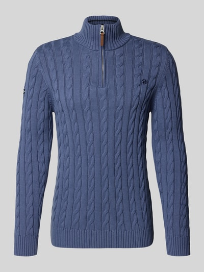 Produktfoto, Strickpullover aus reiner Baumwolle von Superdry für Herren in Blau mit Zopfmuster, Troyer-Kragen, gerippte Abschlüsse, Label-Detail, eng anliegende Passform, Rückenlänge 70 cm, Ärmellänge 71 cm