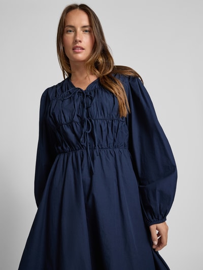 YAS Knielanges Kleid aus Bio-Baumwolle Modell 'EBBA' Marine 3