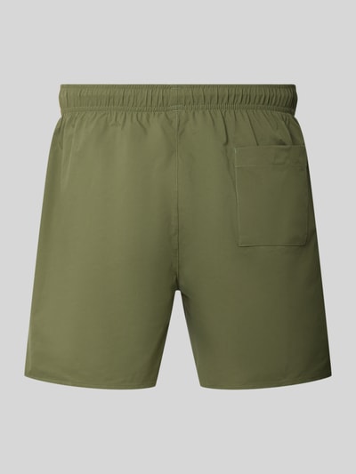 Produktfoto, Badeshorts mit Label-Stitching Modell 'ICONIC' von BOSS in Olivgrün, Optik: Unifarben, elastischer Bundabschluss, Gesäßtasche, Materialverarbeitung: Stretch-Webstruktur