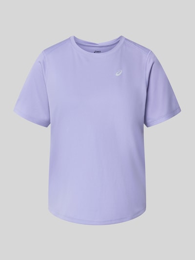 Produktfoto, T-Shirt mit Rundhalsausschnitt und Logo-Print von ASICS in Flieder, gerader Schnitt, leicht abgerundeter Saum, glatte Textur