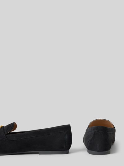 Produktfoto, loafersy z czarnej skóry welurowej, złote detale, matowa faktura, Loafer aus echtem Veloursleder von Lauren Ralph Lauren