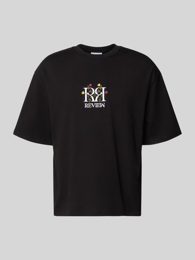 Produktfoto, Oversized Fit T-Shirt mit Logo-Stitching von REVIEW, czarna bawełna, florystyczne hafty, okrągły dekolt, długość tyłu w rozmiarze M: 70 cm