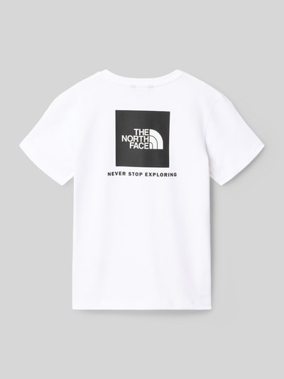 Produktfoto, Rückansicht vom weißen Regular Fit T-Shirt mit Logo-Print von The North Face, Statement-Print, Rundhalsausschnitt, Rückenlänge 51 cm bei Größe M