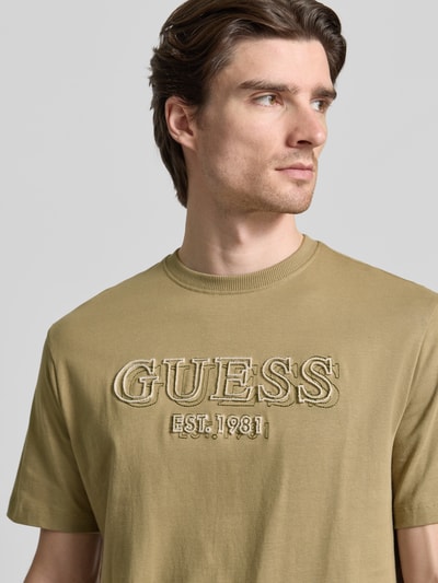 GUESS T-Shirt mit Label-Detail Khaki 3