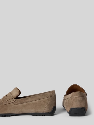 Produktfoto, Loafers aus Leder Modell 'KOSMOPOLIS RIP' von Geox in Braun mit profilierter Sohle, Schlupfform, Absatzhöhe 3 cm, Schafthöhe 6 cm, Schaftweite 5 cm.