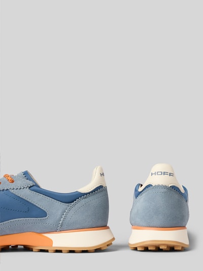 Produktfoto, Sneaker aus Leder-Mix mit Logo-Detail Modell 'Bridge' von HOFF, blaue und beige Farbtöne, profilierte Sohle, abgerundete Passform