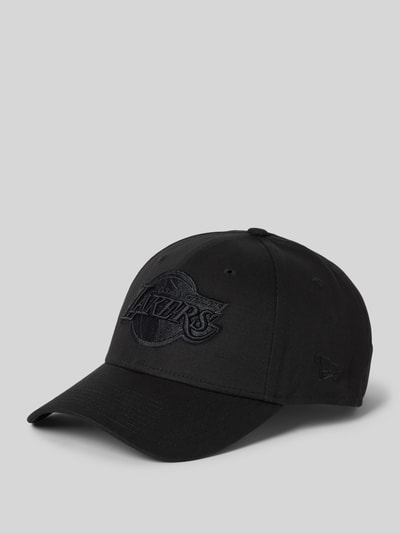 New Era Czapka z daszkiem i wyhaftowanym motywem model ‘LEAGUE ESSENTIAL 9FORTY®’ Czarny 1