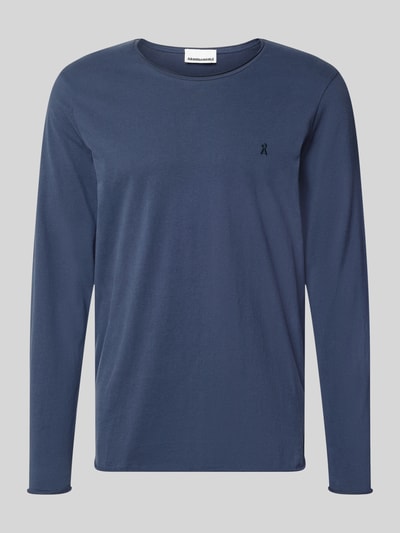 Produktfoto, Regular Fit Langarmshirt aus reiner Bio-Baumwolle Modell 'JAAMES' von Armedangels in Uni-Dunkelblau, Jersey mit Rollsaum und Logo-Stitching.