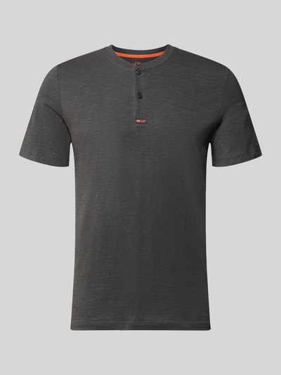 Produktfoto, Regular Fit T-Shirt aus reiner Baumwolle von s.Oliver RED LABEL, gładka struktura, ciemnoszary kolor, krój regular fit, dekolt henley, krótki rękaw