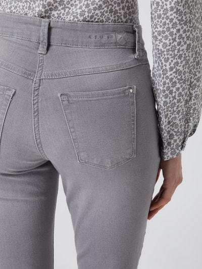 MAC Straight Fit Jeans mit Stretch-Anteil Modell 'Dream Chic' Hellgrau 3