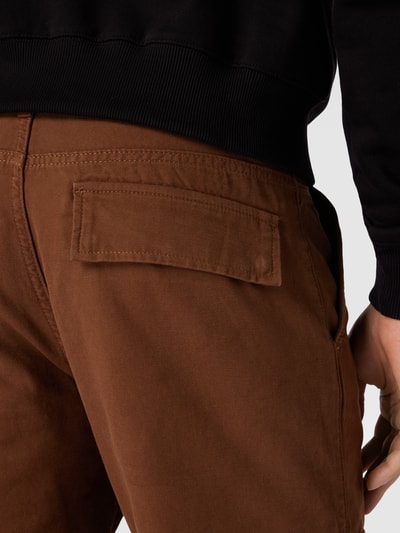 EIGHTYFIVE Regular fit cargobroek met labelapplicatie, model 'Multi Pocket' Chocoladebruin - 3