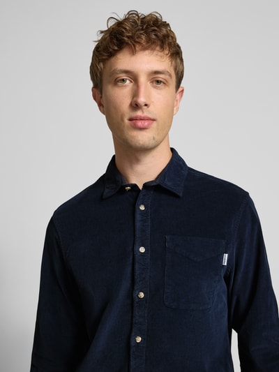 Pepe Jeans Koszula casualowa o kroju regular fit z mieszanki bawełny model ‘CLAYTON’ Granatowy 3