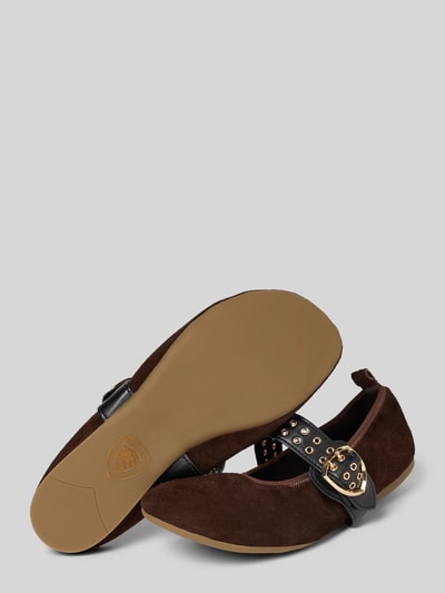 Produktfoto, Ballerinas mit Schnalle Modell Joy von Blauer USA:, braunes Wildleder, glatte Sohle, abgerundete Passform, Absatzhöhe 1 cm