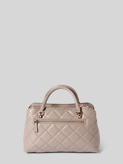 Produktfoto, Handtasche in Leder-Optik Modell 'Libby' von Guess mit Stepp-Optik, Logo-Detail, Zierbesatz und Reißverschlusstasche.