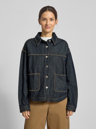 miss goodlife Bluzka jeansowa o kroju relaxed fit z nakładanymi kieszeniami model ‘Studs’ Jeansowy niebieski 4