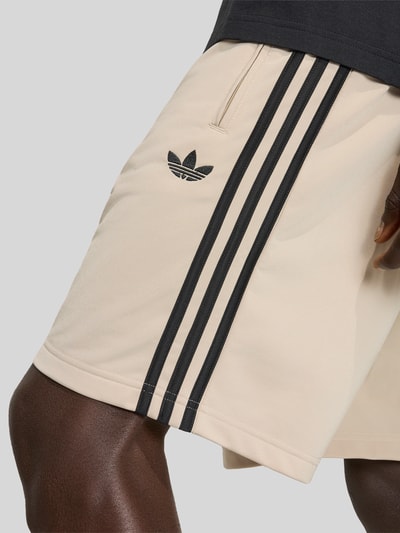 adidas Originals regular fit trainingsshorts met gestikt logo Beige - 3