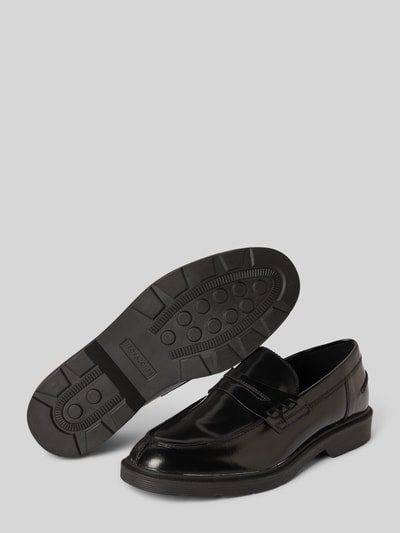 Produktfoto, schwarze Loafers aus Leder Modell 'DAX' von JACK & JONES mit Abgerundete-Spitze, Schlupfform, 3 cm Absatzhöhe, glatte Textur, Schafthöhe 8 cm, Schaftweite 12 cm, Herren