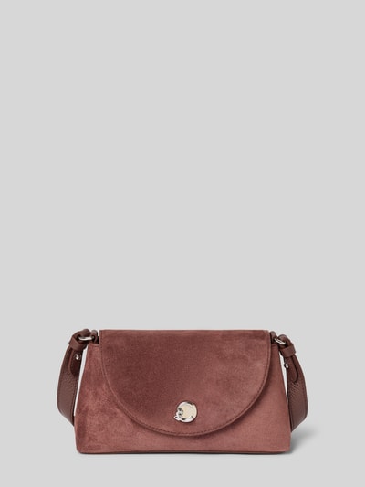 Produktfoto, Shoulder Bag aus echtem Leder Modell 'Nikla' von Coccinelle in Braun, glatte Textur, silberner Verschluss, Überschlag, Schulterriemen, 20x12x5 cm, 128 cm Riemenlänge
