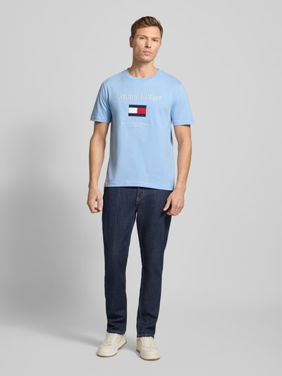Tommy Hilfiger T-shirt o kroju regular fit z czystej bawełny Jasnoniebieski 1