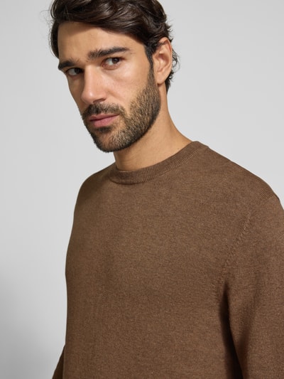 Casual Friday sweter z dzianiny o kroju regular fit z mieszanki bawełny z dodatkiem kaszmiru Czekoladowy 3