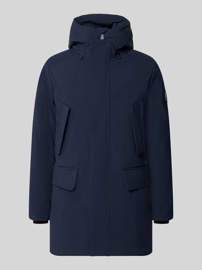 Produktfoto, dunkelblaue Jacke mit verdecktem Reißverschluss Modell 'WILSON' von Save The Duck, gerade Passform, Pattentaschen, strukturierte Oberfläche