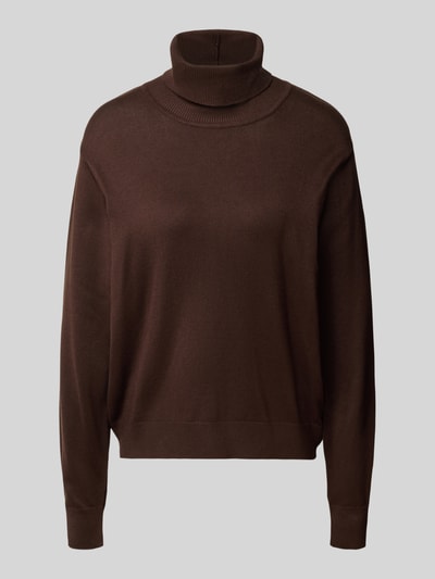 Produktfoto, brauner Rollkragenpullover aus Viskose-Mix Modell 'Katie' von FREE/QUENT, glatte Textur, Regular Fit, Stretch-Anteil, neutraler Hintergrund, Rückenlänge 51 cm, Ärmellänge 60 cm