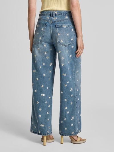 Mango Flared Jeans mit floralen Stickereien Modell 'MASSY' Jeansblau 5