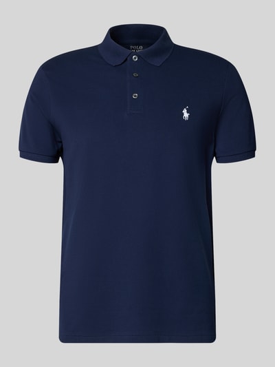 Produktfoto, dunkelblaues Slim Fit Poloshirt aus Baumwoll-Mix von Polo Ralph Lauren, Piqué-Struktur, Polokragen, unifarben, Logo-Detail.