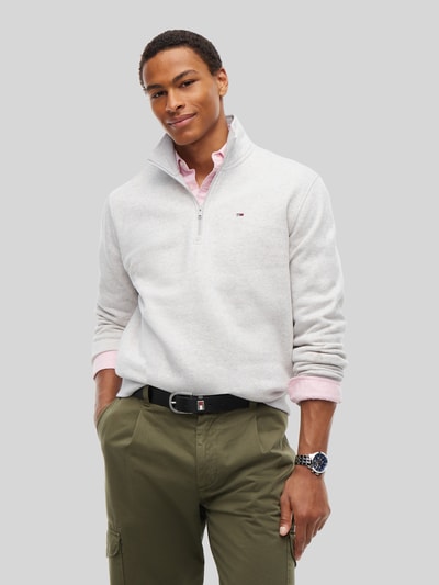 Tommy Jeans regular fit sweatshirt van katoenmix Lichtgrijs gemêleerd - 4