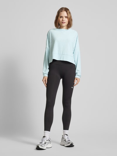 PUMA PERFORMANCE Cropped Sweatshirt mit Strukturmuster Tuerkis 1