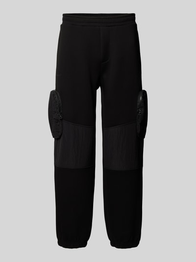 EA7 Emporio Armani Spodnie dresowe o luźnym kroju z kieszeniami cargo model ‘PANTALONI’ Czarny 2