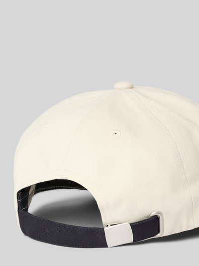 Produktfoto, Cap mit Print und Stitching Modell 'JANORA' von Drykorn aus bawełna, daszek wzmocniony, regulowany riegel, kolor kremowy