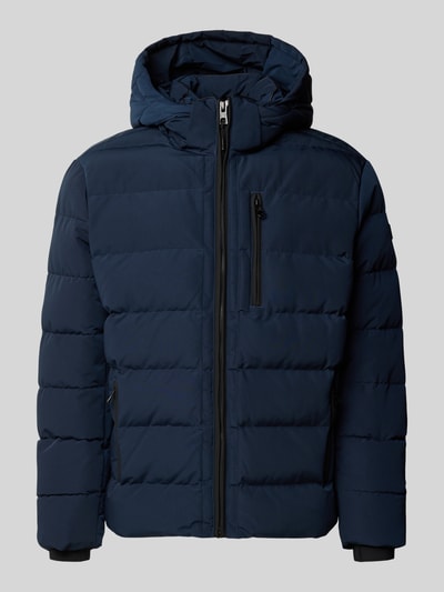 Produktfoto, donkerblauwe Jacke mit Kapuze und Reißverschlusstaschen van NAUTGÅRD, regular fit, opstaande kraag, ritssluiting, ruglengte maat M 74 cm, schouderbreedte maat M 51 cm, borstwijdte maat M 63 cm, mouwlengte maat M 67 cm