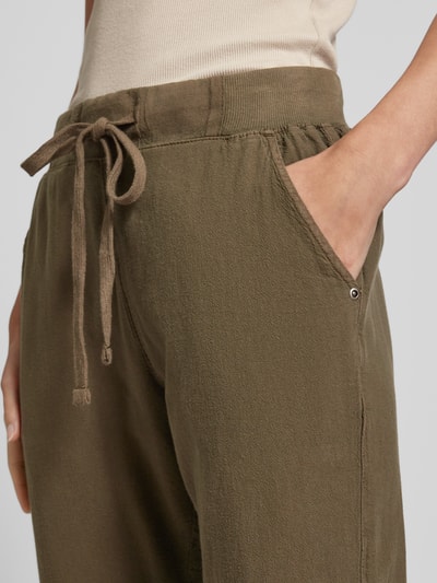 Kaffe Spodnie capri o kroju slim fit z wpuszczanymi kieszeniami model ‘Naya’ Oliwkowy 3