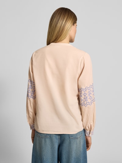 Emily Van den Bergh Regular Fit Bluse mit Stitchings und V-Ausschnitt Sand 5