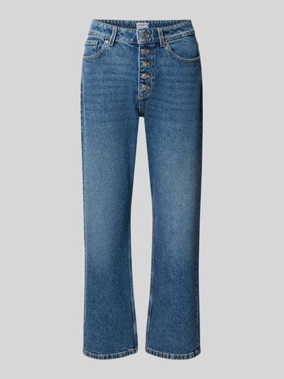 Produktfoto, Jeans in verkürzter Passform mit Knopfleiste von Jake*s Casual aus Baumwoll-Elasthan-Mix, blaue Waschung, Eingrifftaschen, Bundweite 36 cm, Innenbeinlänge 67 cm.