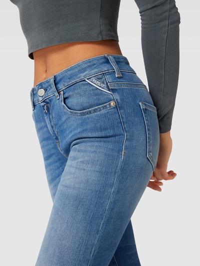 Replay Mid Rise Jeans mit Kontrastnähten Modell 'FAABY' Hellblau 3