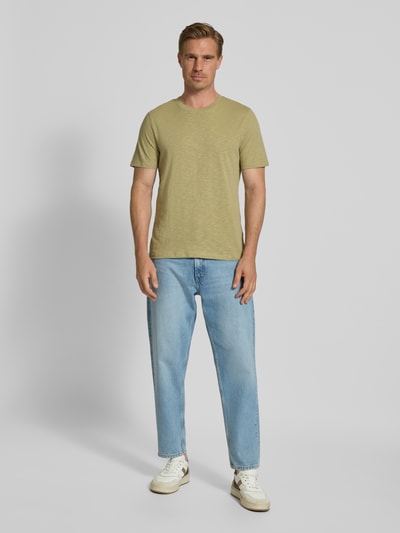 MCNEAL T-shirt o kroju regular fit z okrągłym dekoltem Trzcinowy 1