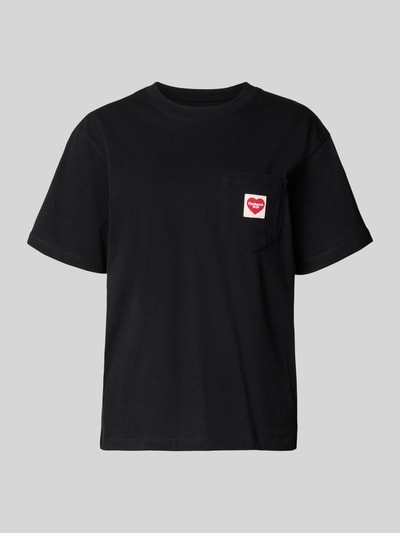 Produktfoto, T-Shirt mit Label-Patch von Carhartt Work In Progress, damski t-shirt z bawełny, prosty krój, okrągły dekolt, brustasza, długość tyłu w rozmiarze S: 58 cm, czarny kolor, gładka faktura
