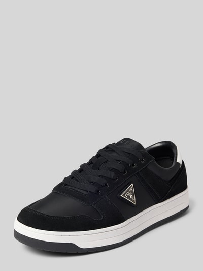 Produktfoto, zwarte en witte Sneaker aus Leder-Textil-Mix met labeldetail, afgeronde punt, vetersluiting, model 'UDDENT' van guess, hakhoogte 3 cm, schachthoogte 7 cm, schachtbreedte 9 cm, heren