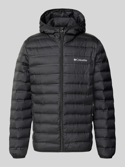 Produktfoto, czarna kurtka pikowana z efektem pikowania, zamek błyskawiczny, kaptur, nadruk z logo, Regular Fit, Model 'Lake 22™' od Columbia, długość tyłu w rozmiarze M: 72 cm, szerokość ramion w rozmiarze M: 43 cm, szerokość klatki piersiowej w rozmiarze M: 42 cm, długość rękawów w rozmiarze M: 70 cm