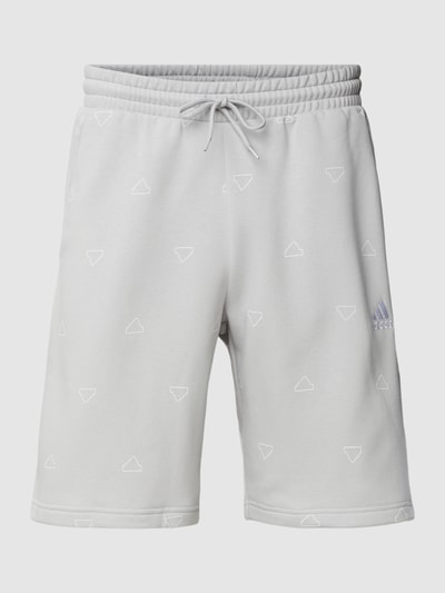 ADIDAS SPORTSWEAR Shorts mit Allover-Label-Print Hellgrau 2