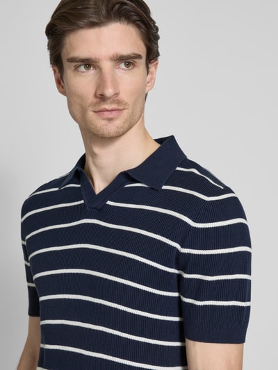 Christian Berg Men Poloshirt met V-hals Marineblauw - 3