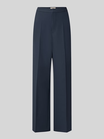 Produktfoto, dunkelblaue Straight Fit Anzughose mit Bügelfalten Modell 'Leya Miley' von MOS MOSH, glatte Struktur, neutrale Studiobeleuchtung. Damen Anzughose, Haken- und Reißverschluss, seitliche Eingrifftaschen, Gesäßtaschen, Bundweite 45 cm, Innenbeinlänge 73 cm.