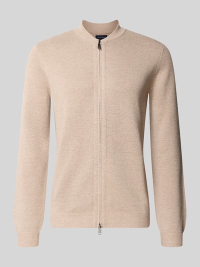 Produktfoto, Slim Fit Strickjacke aus Baumwoll-Mix mit Stehkragen von Christian Berg Men in Beige mit Zweiwege-Reißverschluss und gerippten Abschlüssen