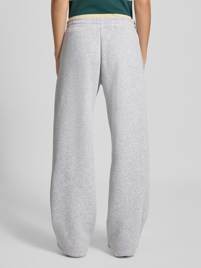 REVIEW Wide Leg Sweatpants mit Label-Detail Hellgrau Melange 5