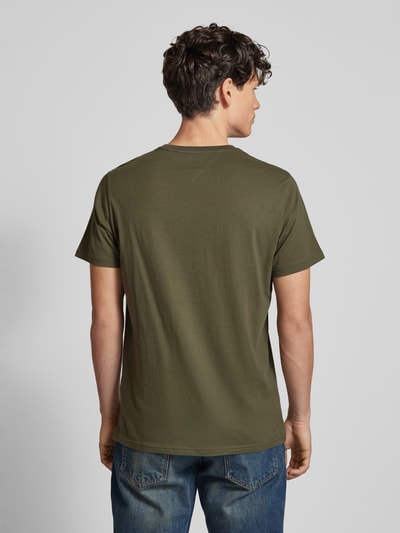 Tommy Jeans Slim Fit T-Shirt mit Label-Print Modell 'ESSENTIAL' Oliv 5