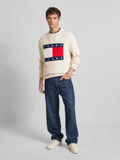 Tommy Jeans Sweter z dzianiny o kroju regular fit z wyhaftowanym logo Beżowy 1