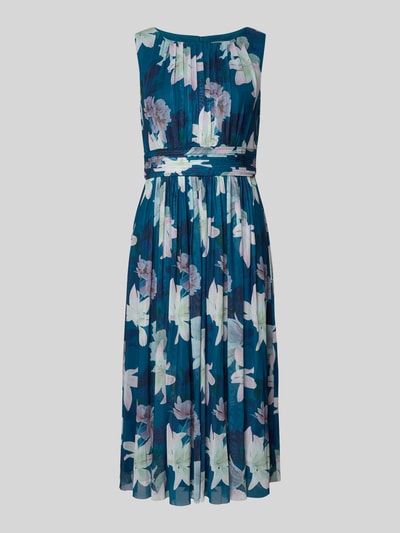 Produktfoto, Cocktailkleid mit Taillenband von Christian Berg Cocktail in Blau mit floralen Mustern, elastischer Material-Mix, Midikleid, taillierte Passform, Rundhalsausschnitt, Raffungen, Reißverschluss hinten, luxuriöse Textur.